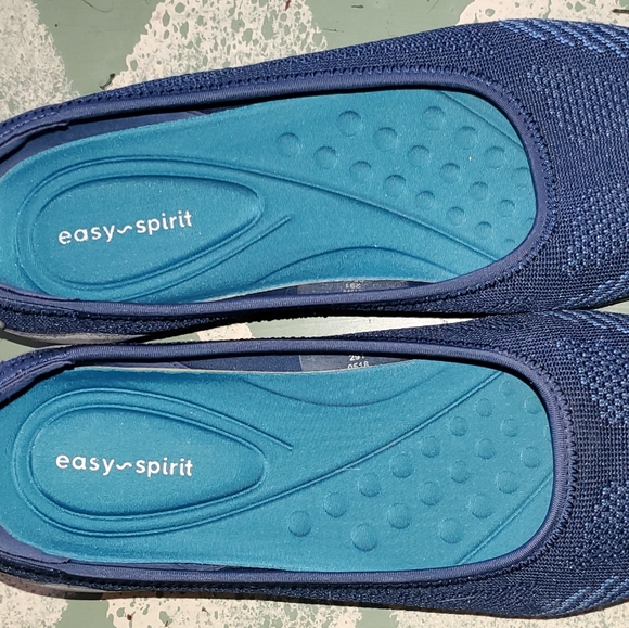 Easy Spirit memory foam shoes - Picture 2 of 3
